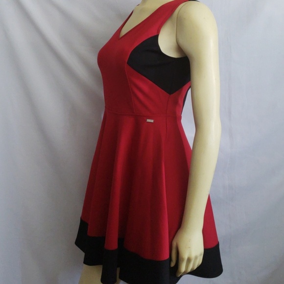 New GUESS RED AND BLACK V NECK DRESS SZ S - Picture 2 of 6